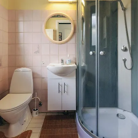 6 Person In Nyaraló *